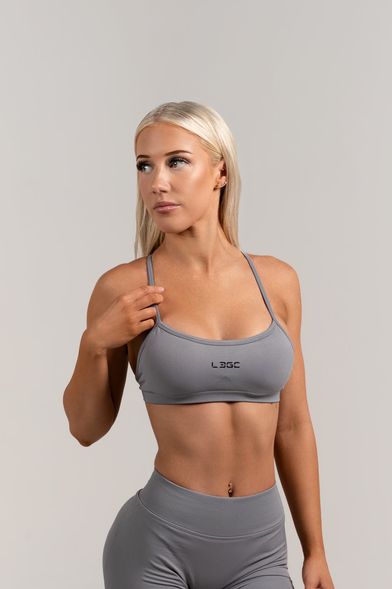 V BACK CROP