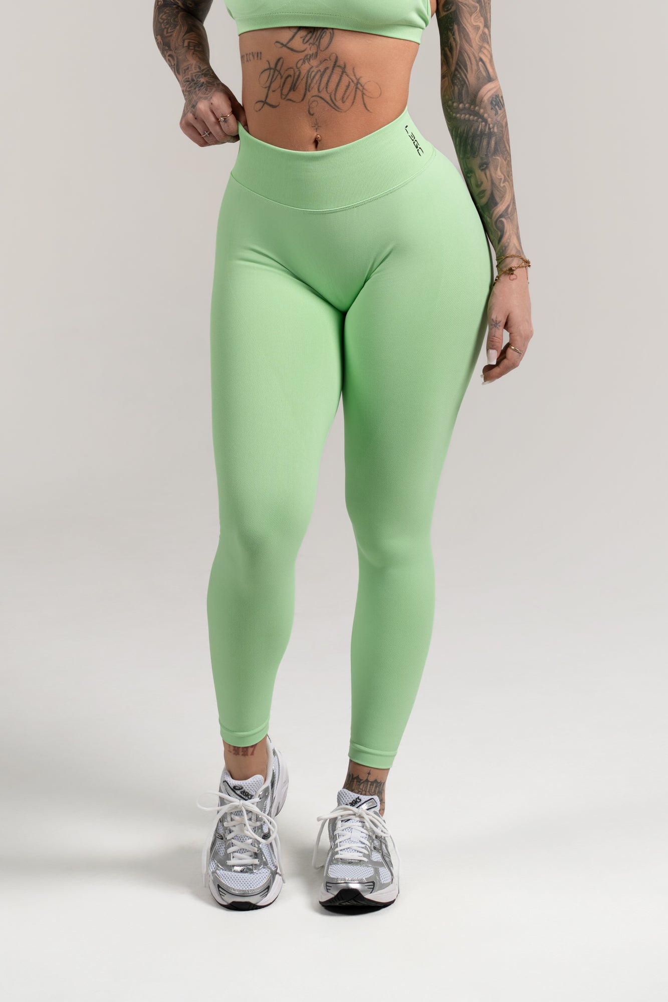 V BACK LEGGINGS