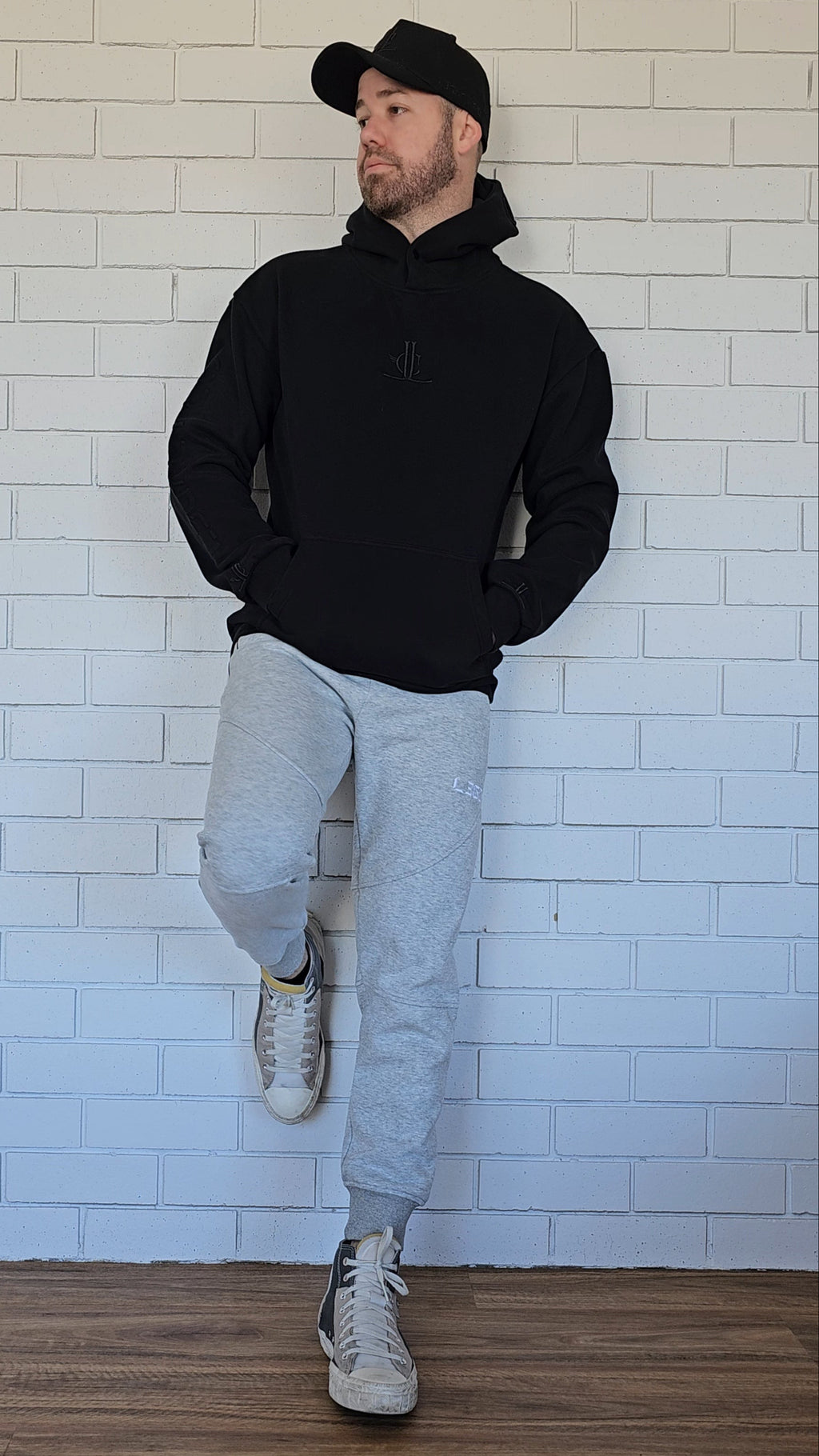 BLACK HOODIE