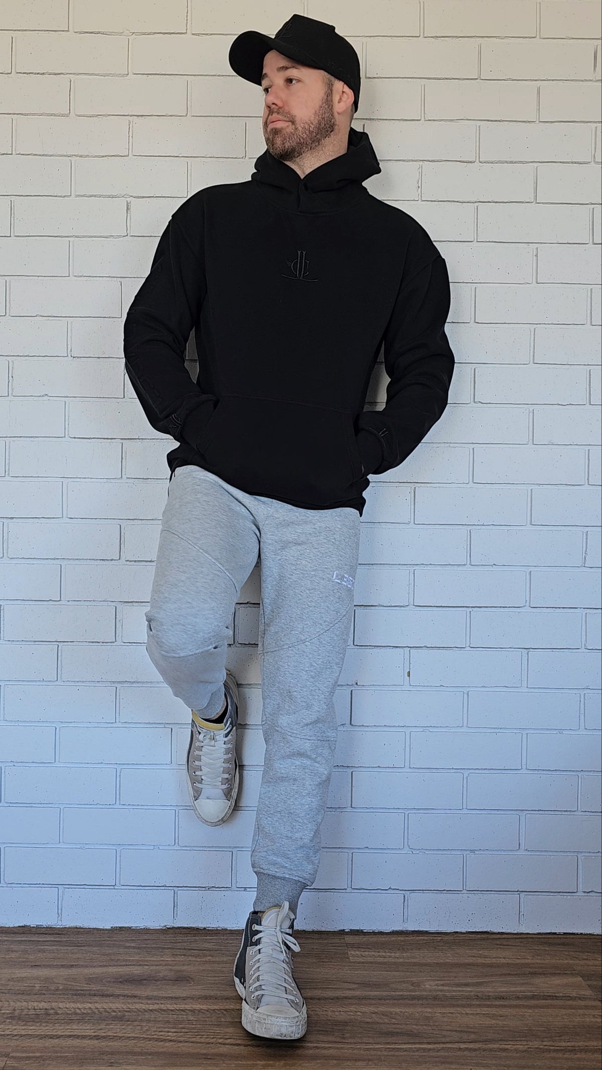 BLACK HOODIE